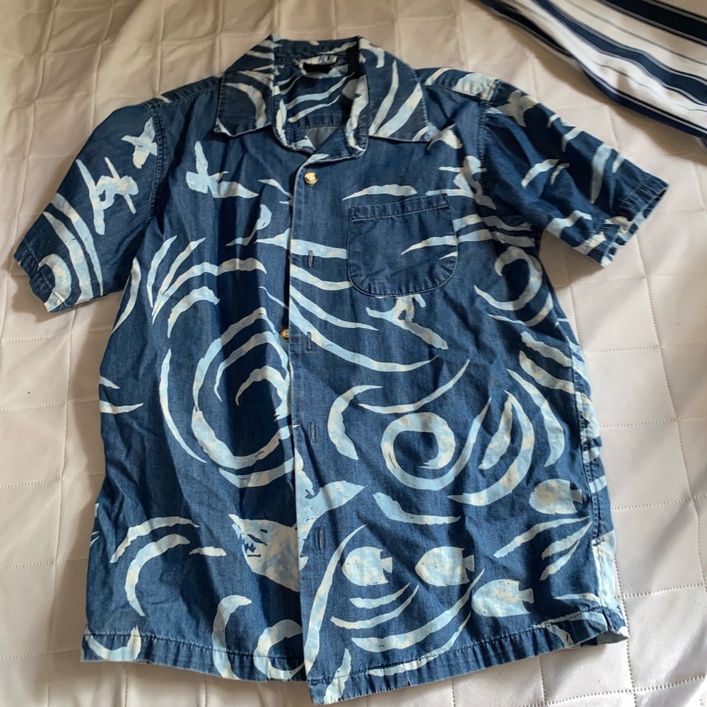 Button down - Picture 1 of 3